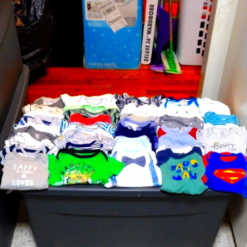 Big Baby Boy Lot! Size's NB/0-3months! Short/Long Sleeve Onesie's